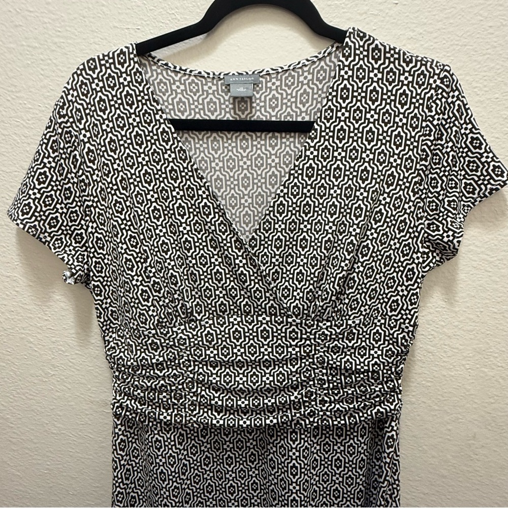 Ann Taylor Faux Wrap Dress Size 10 Brown White Geometric Print Fit Flare Knit